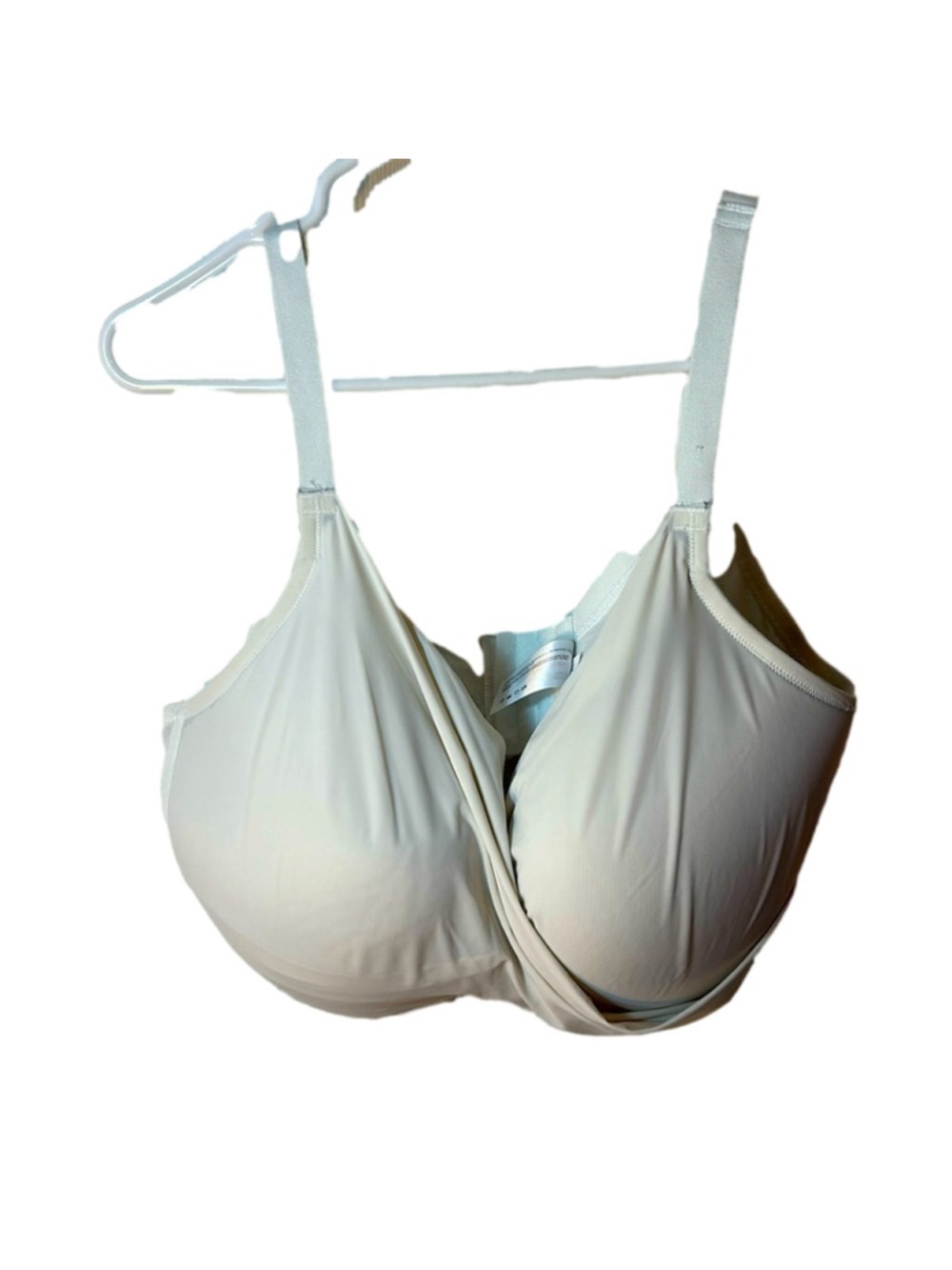 Pennington’s Deesse white padded bra Size 44G